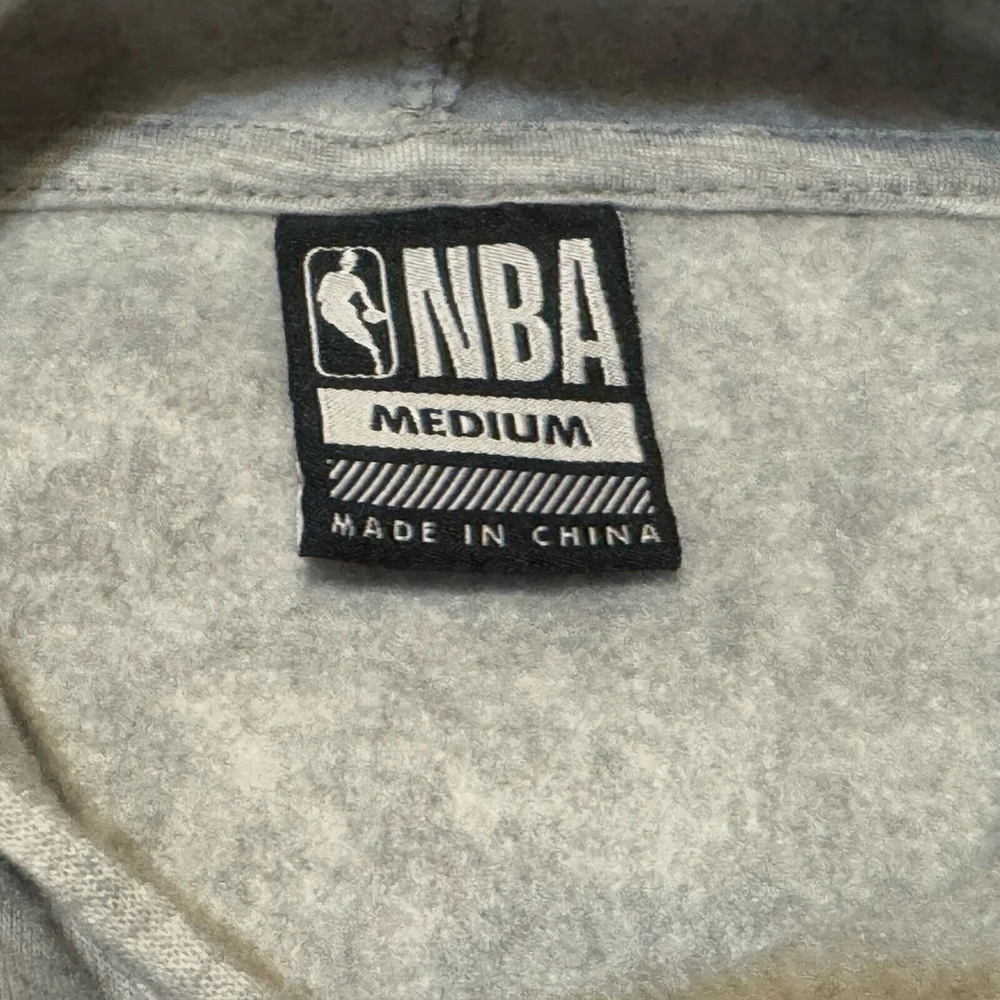 NBA Adult Gray Black Logo Hoodie Size:M Spell Out Basketball Mens